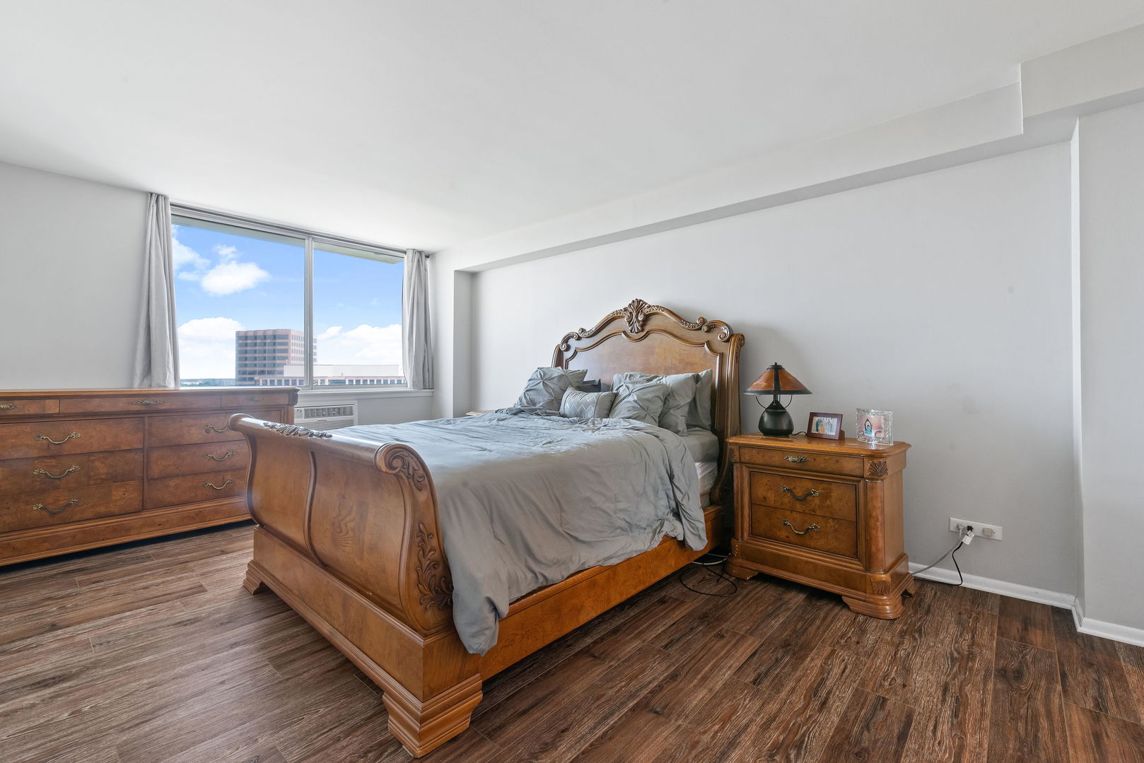 40 N Tower Road #16G, Oak Brook, IL 60523