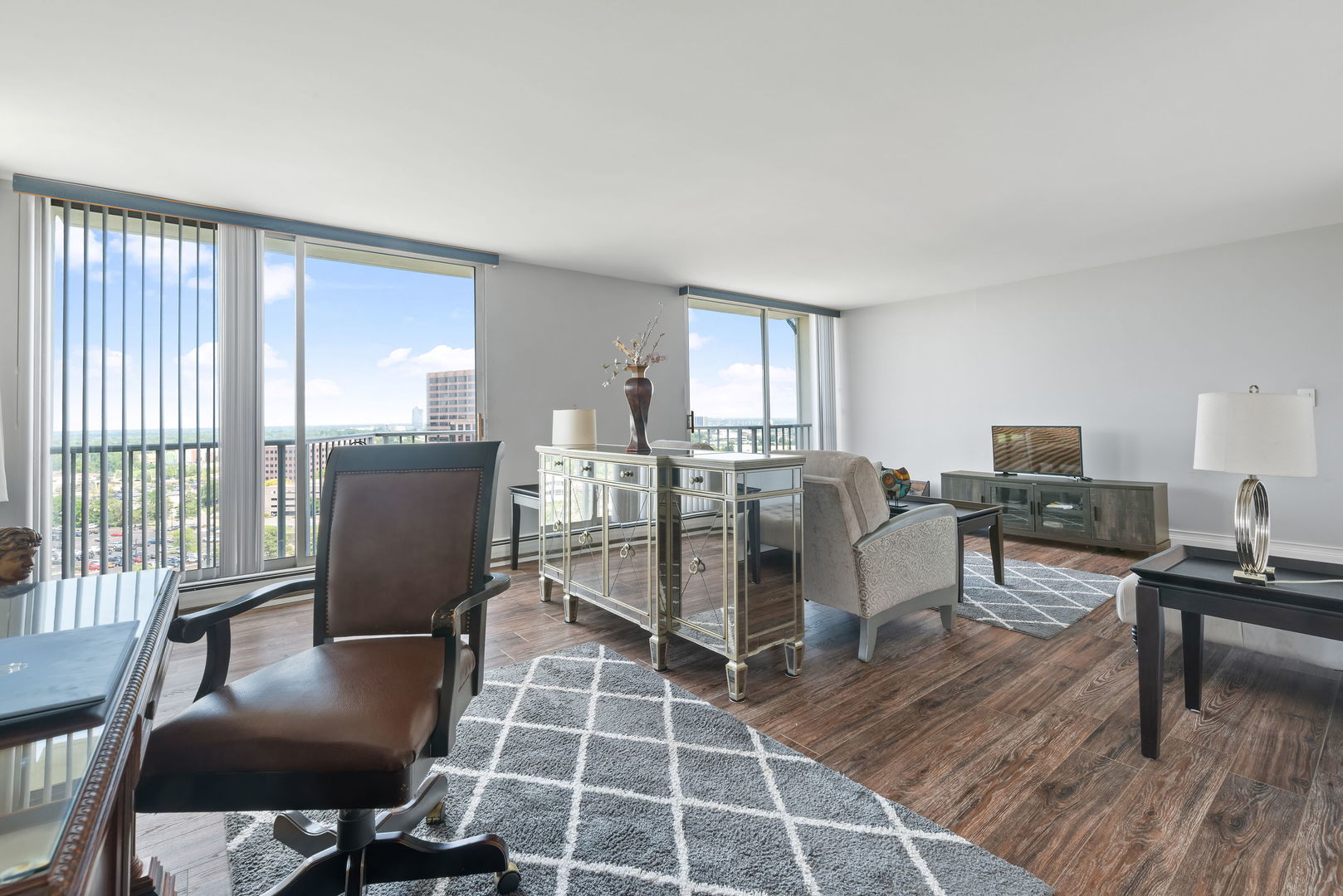 40 N Tower Road #16G, Oak Brook, IL 60523