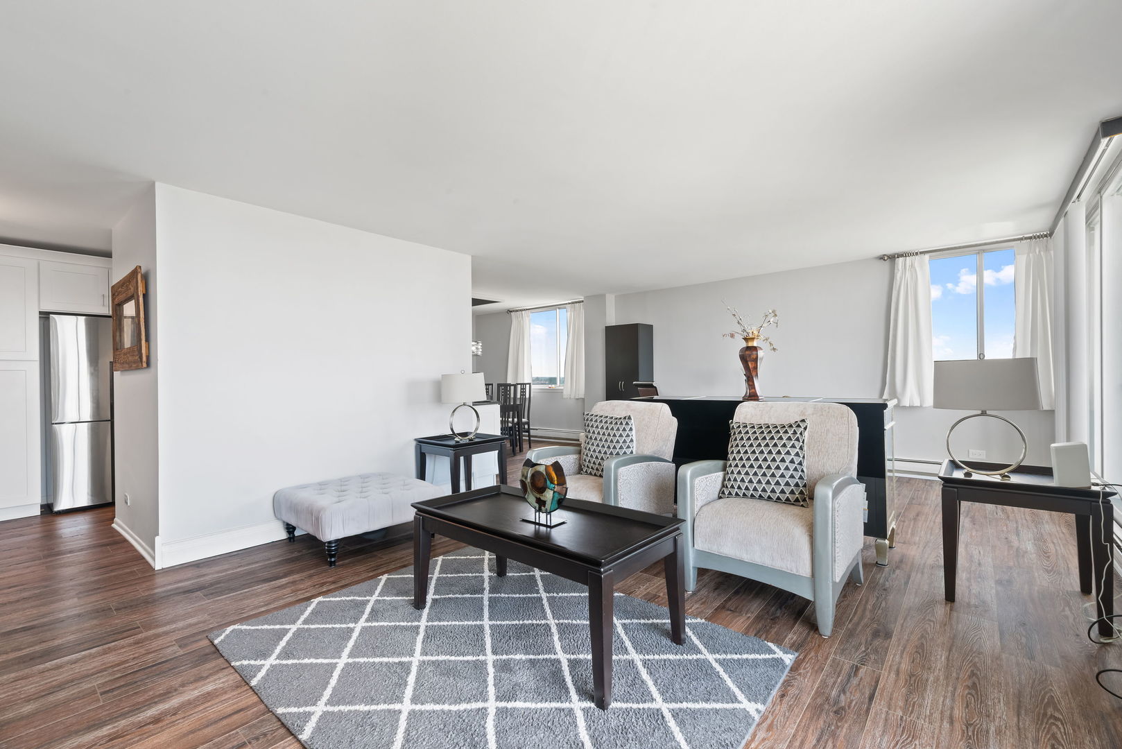 40 N Tower Road #16G, Oak Brook, IL 60523
