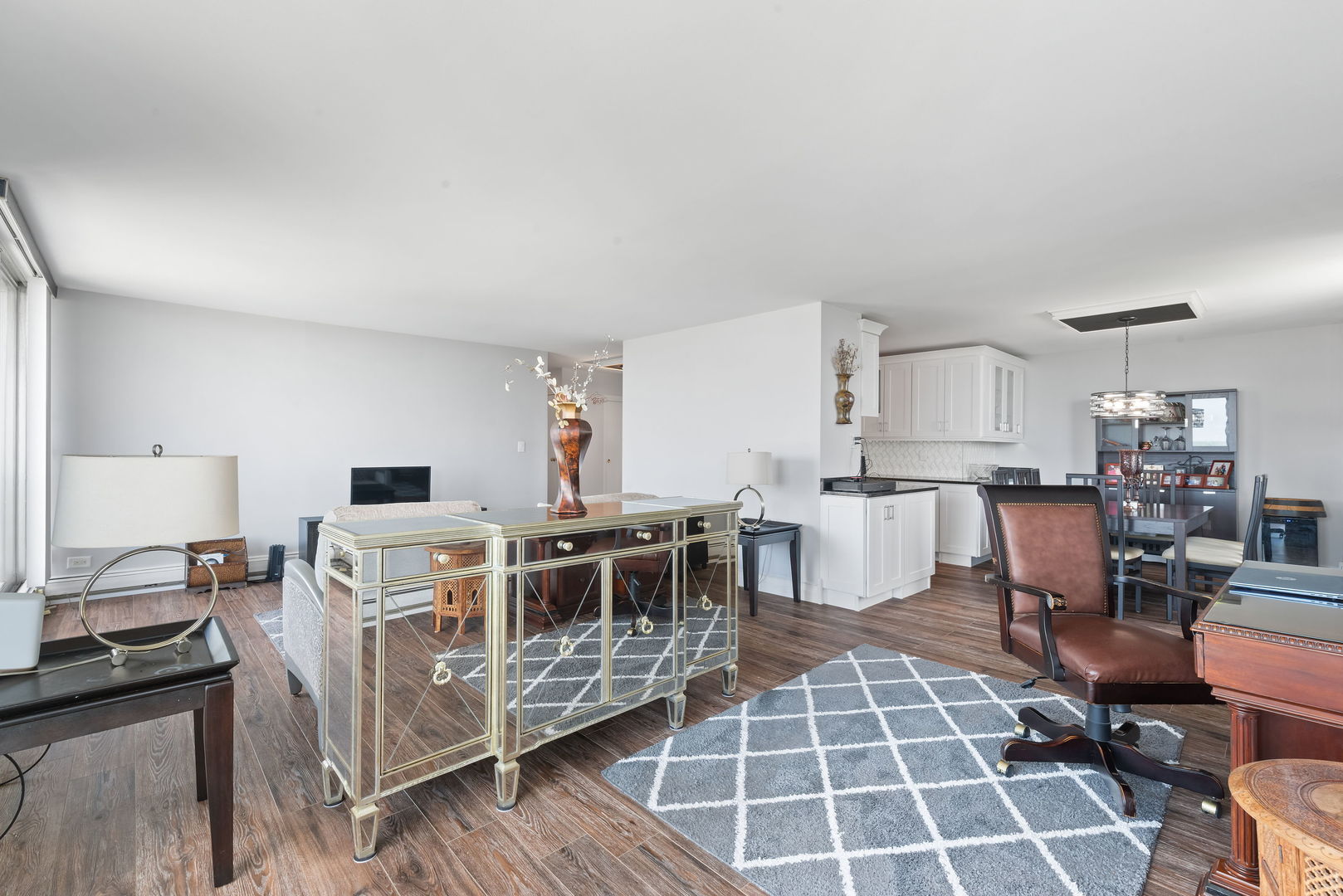40 N Tower Road #16G, Oak Brook, IL 60523
