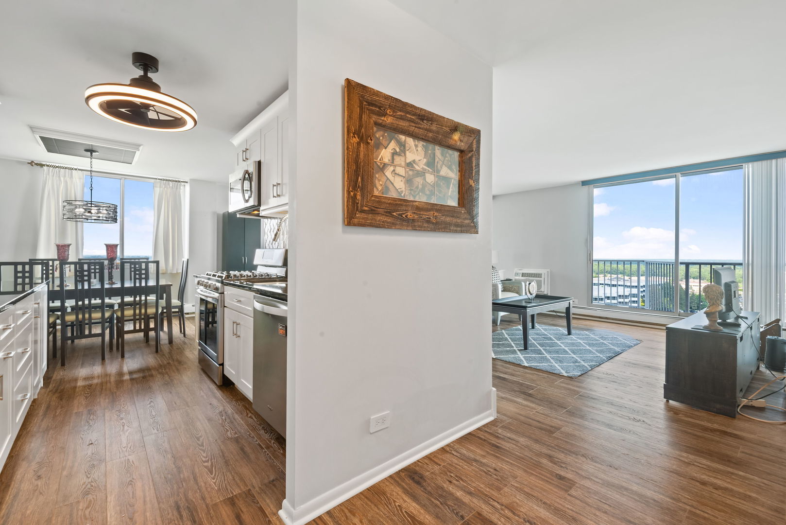40 N Tower Road #16G, Oak Brook, IL 60523