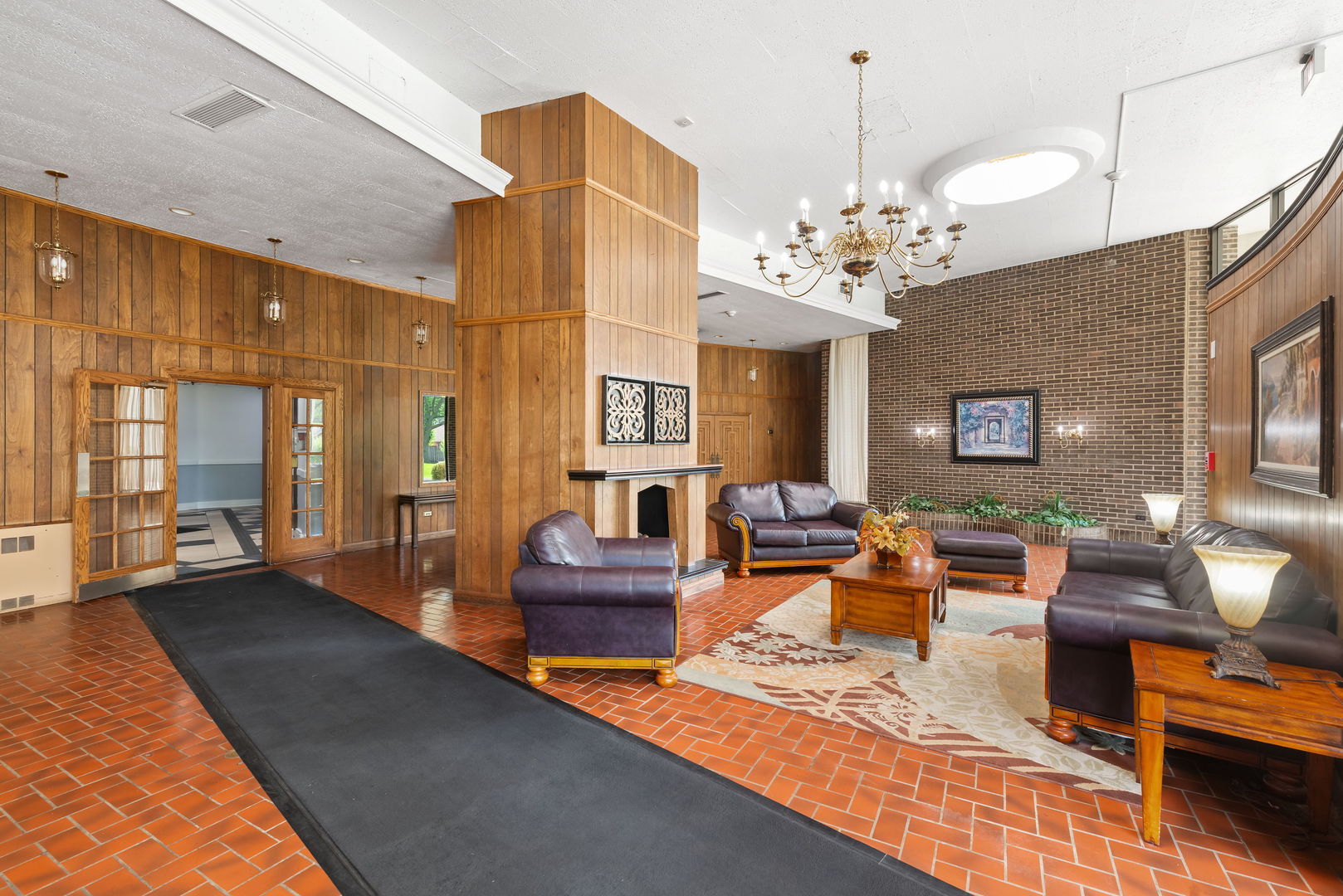 40 N Tower Road #16G, Oak Brook, IL 60523