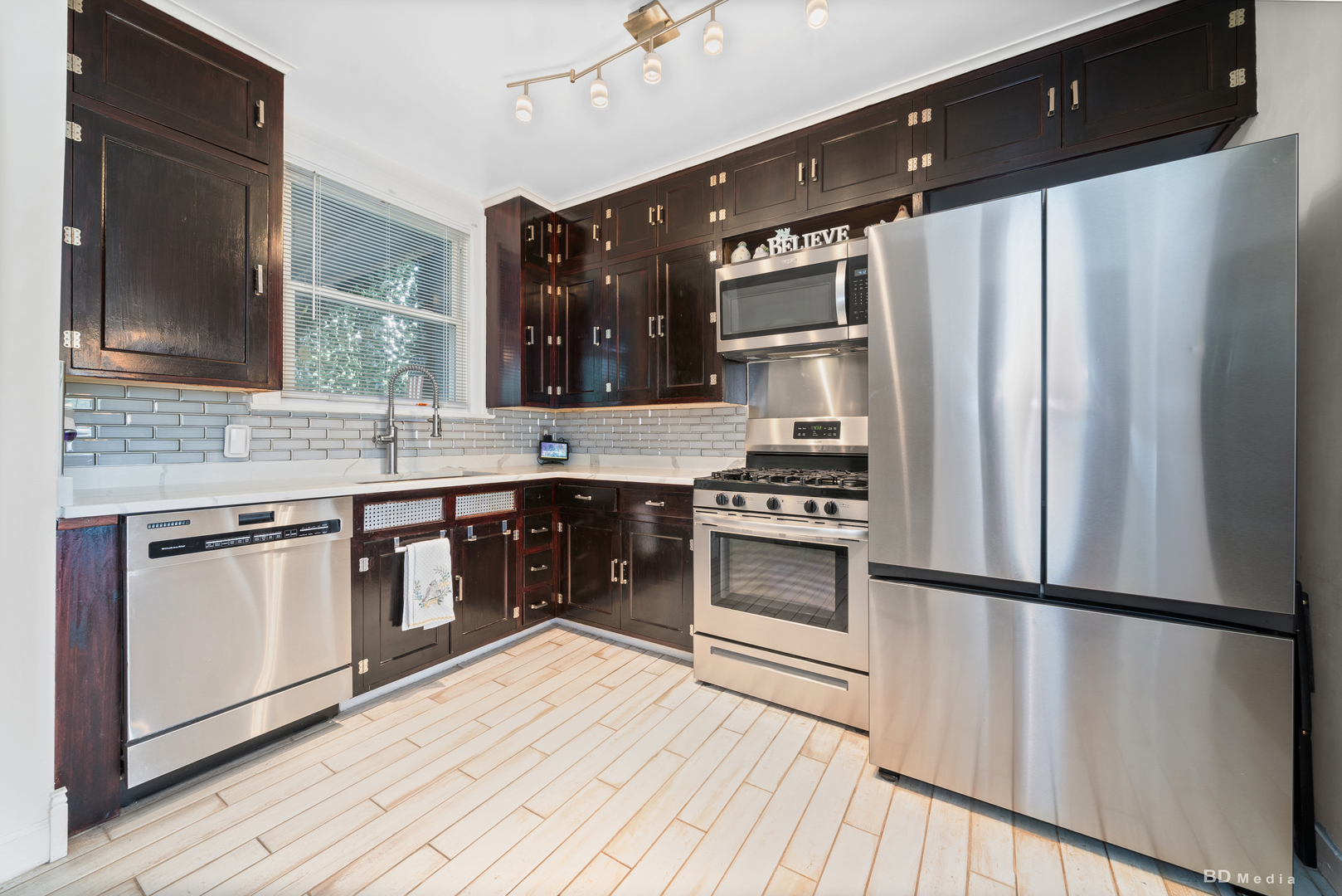 9330 S 50th Avenue, Oak Lawn, IL 60453