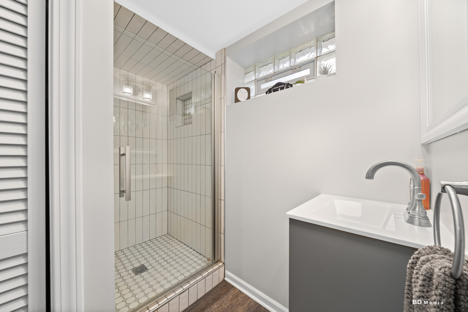 9330 S 50th Avenue, Oak Lawn, IL 60453