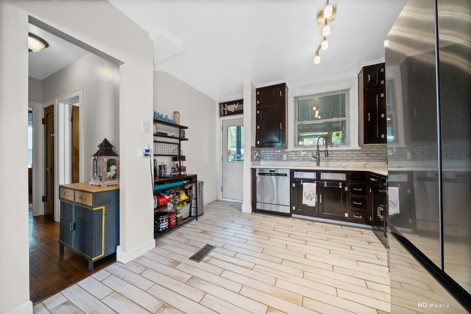9330 S 50th Avenue, Oak Lawn, IL 60453
