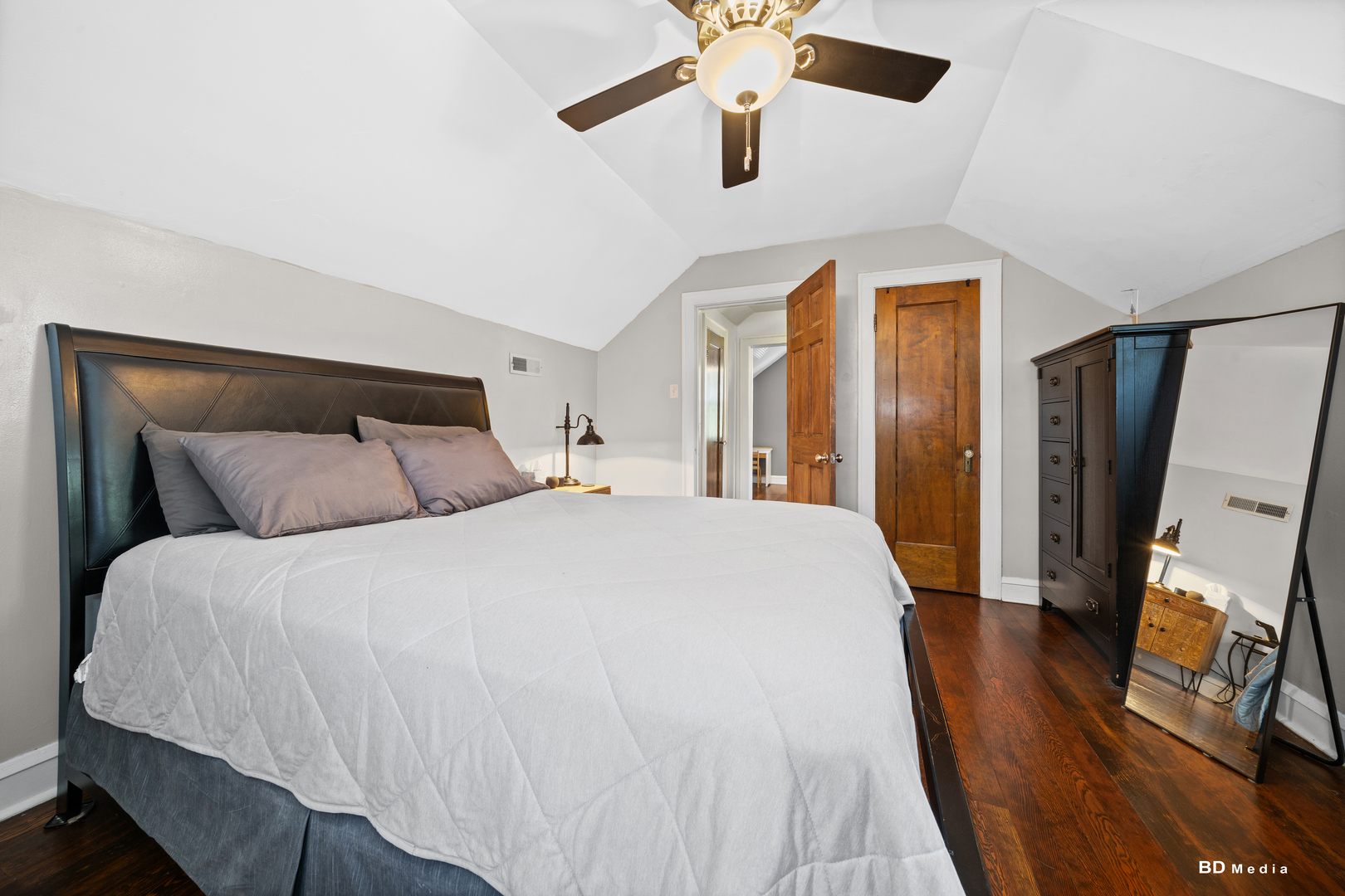 9330 S 50th Avenue, Oak Lawn, IL 60453