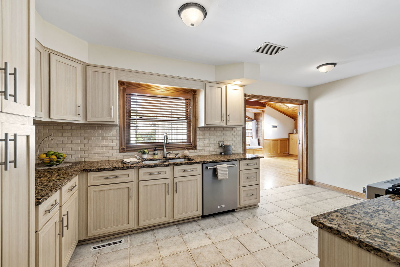 438 S Wright Street, Naperville, IL 60540