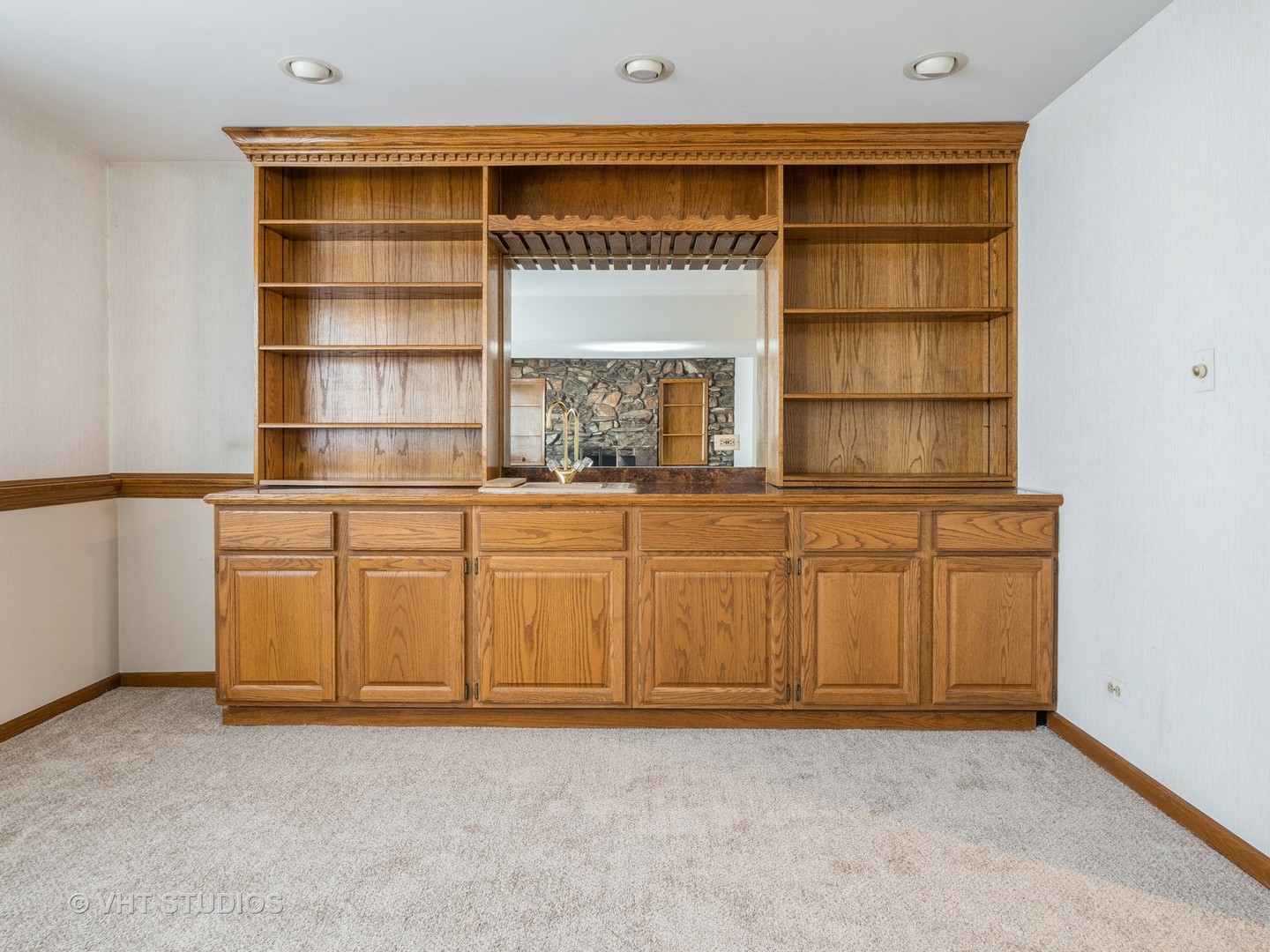 10531 Camelot Street, Westchester, IL 60154