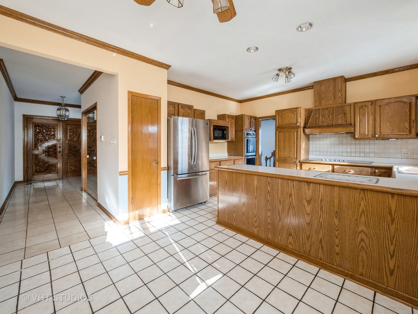 10531 Camelot Street, Westchester, IL 60154