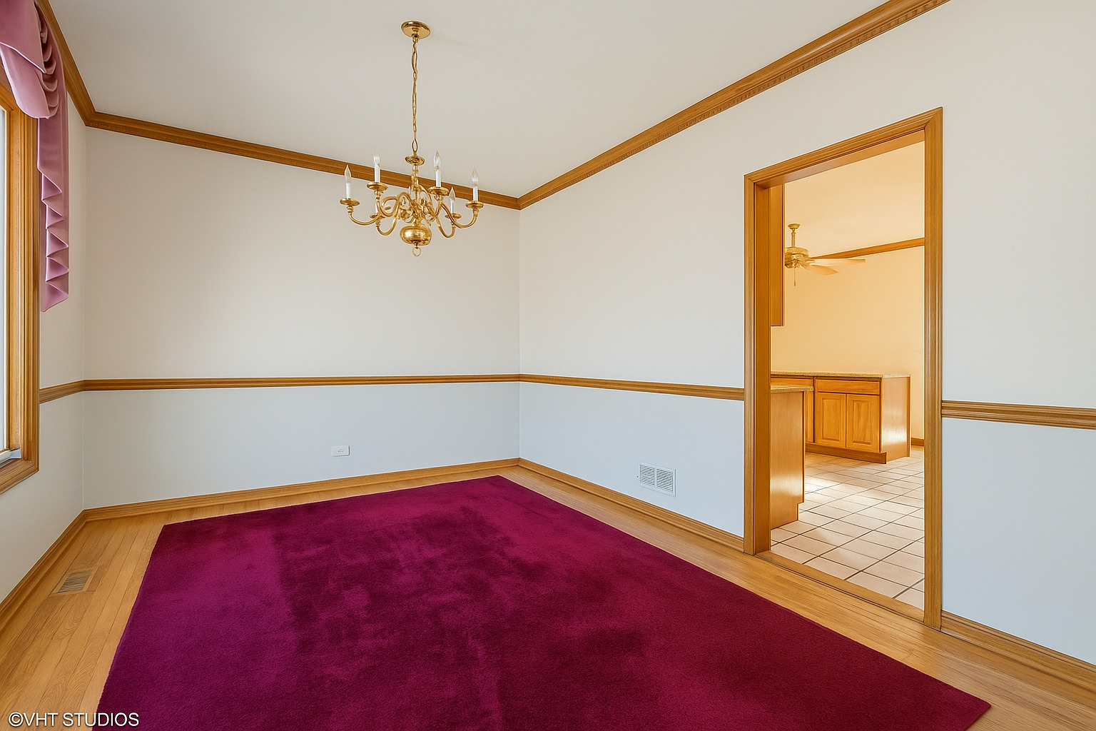 10531 Camelot Street, Westchester, IL 60154