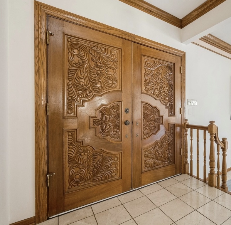 10531 Camelot Street, Westchester, IL 60154