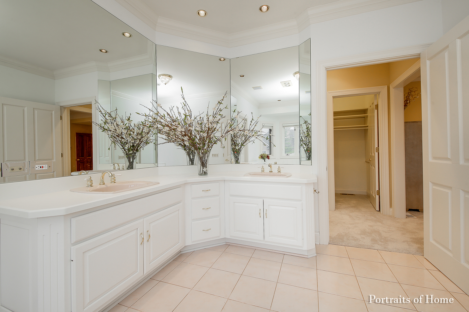 1115 Bridgeview Lane, Lake Forest, IL 60045