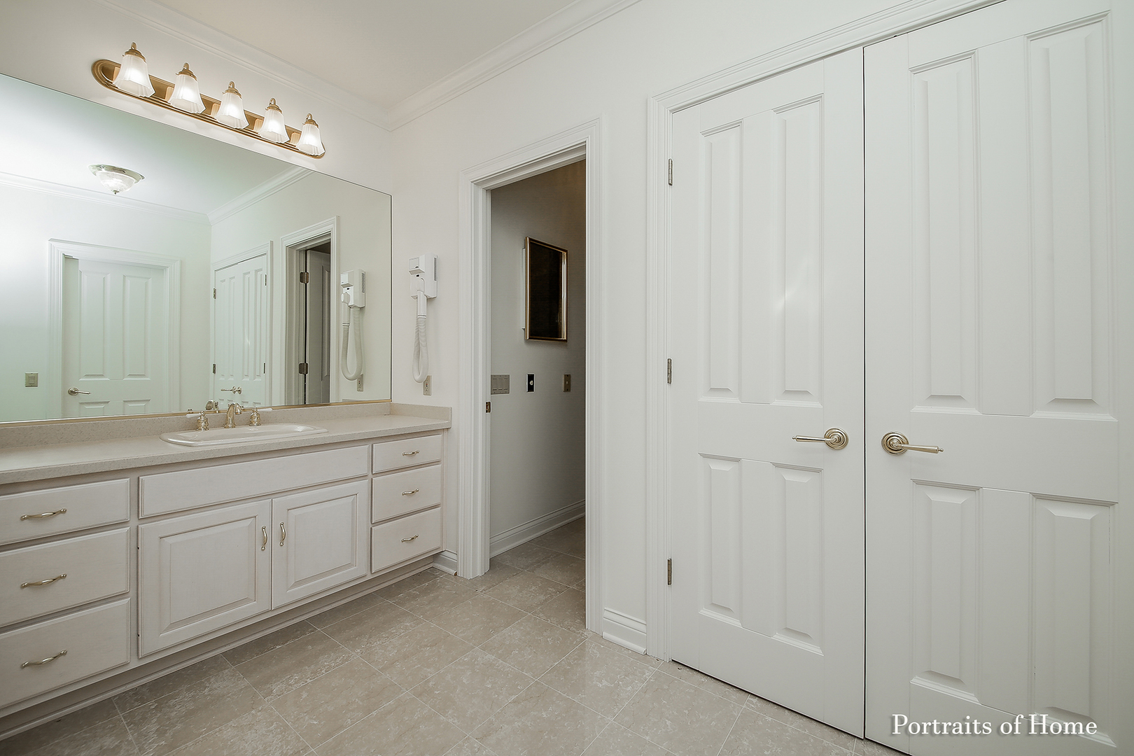 1115 Bridgeview Lane, Lake Forest, IL 60045