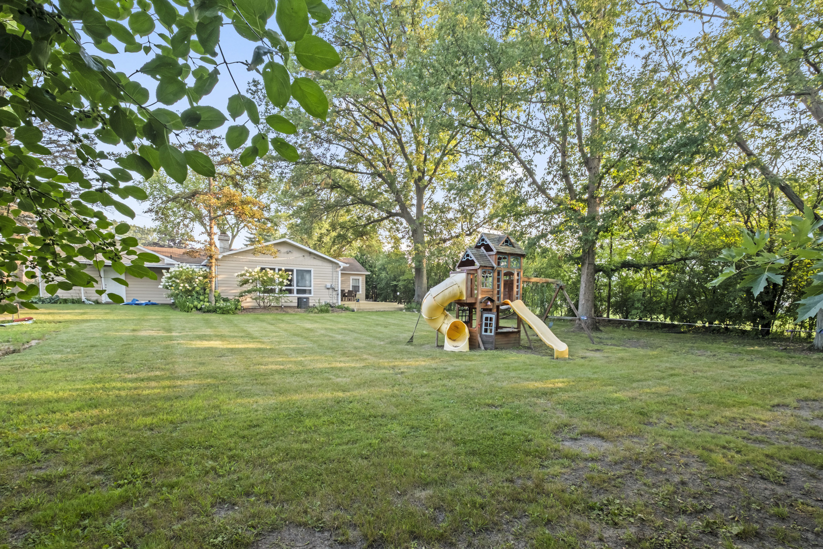 3952 Oak Avenue, Northbrook, IL 60062