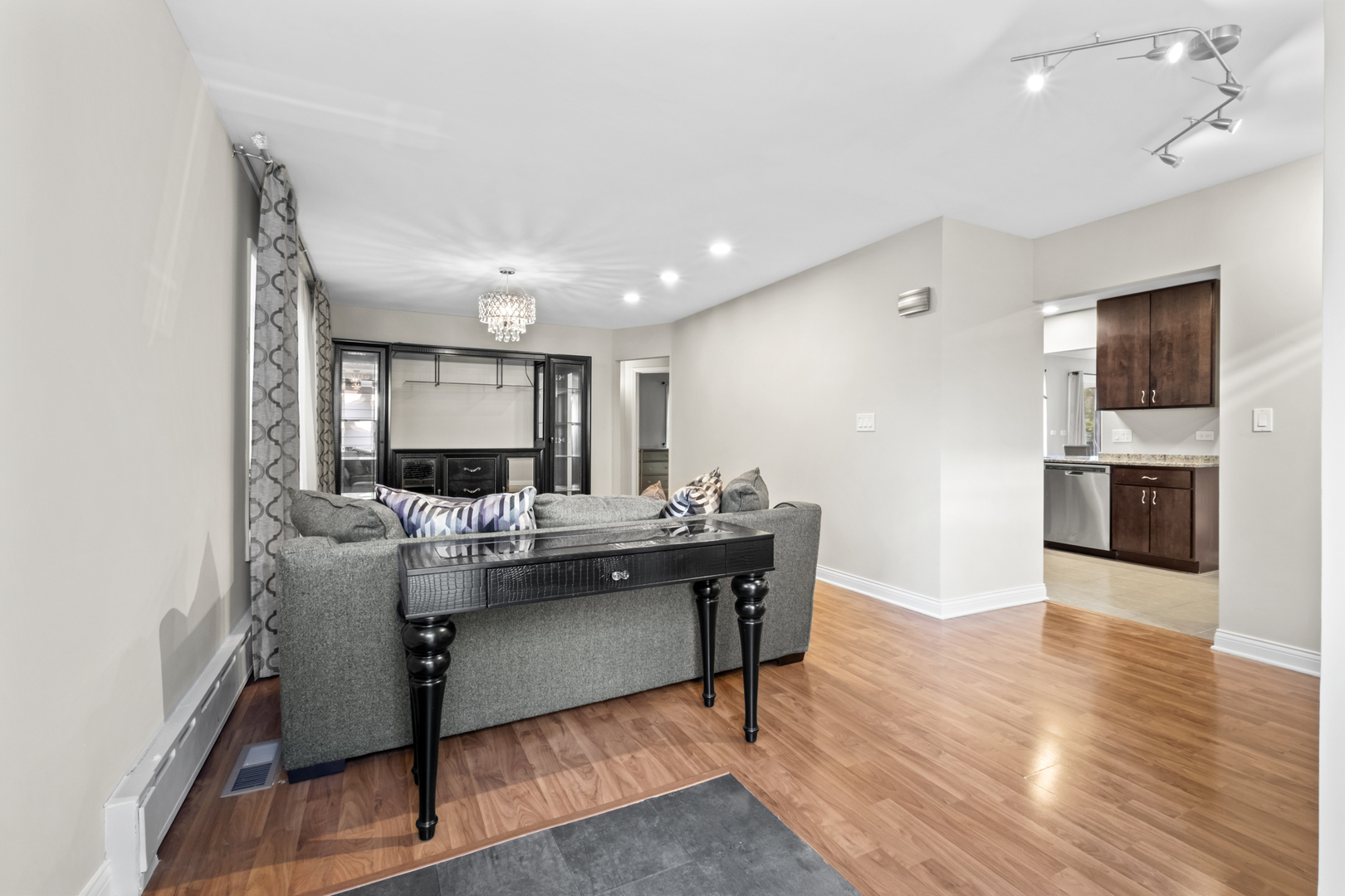 3952 Oak Avenue, Northbrook, IL 60062