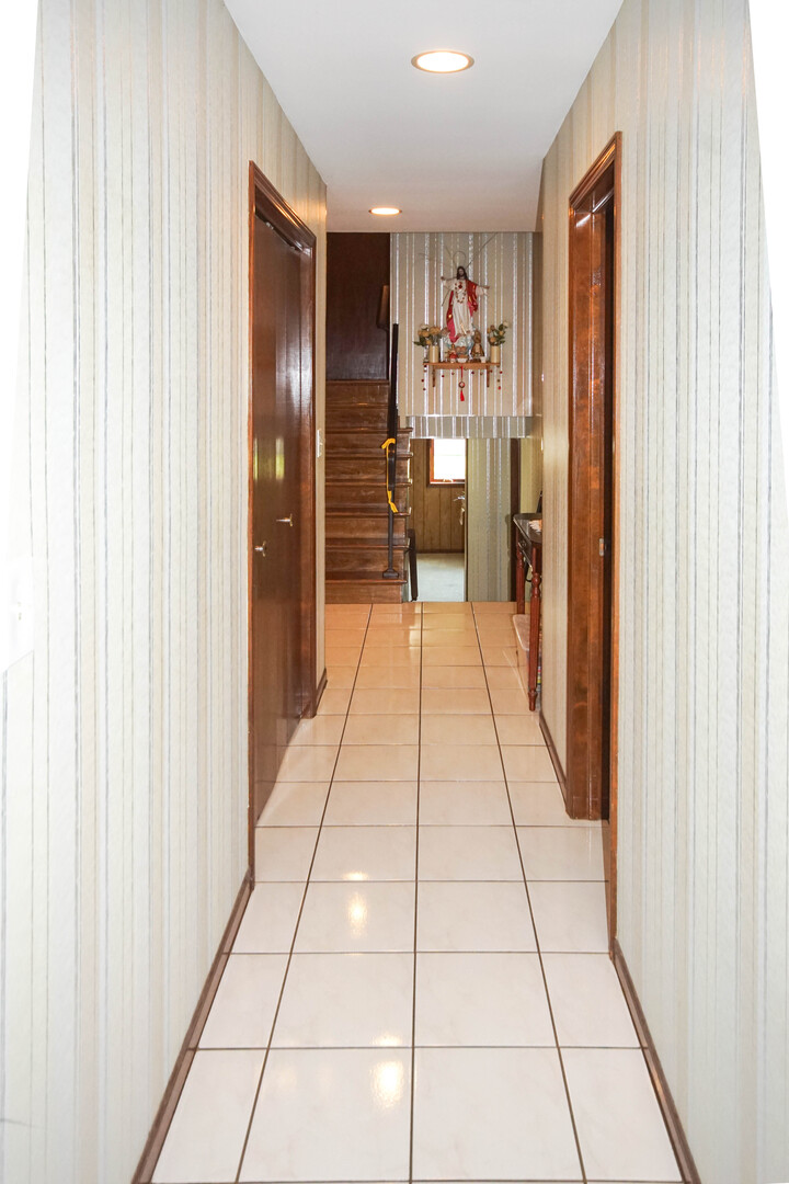 1623 Clemens Road, Darien, IL 60561