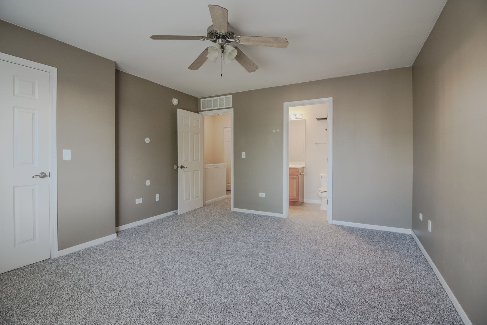 844 Daniel Drive, Minooka, IL 60447