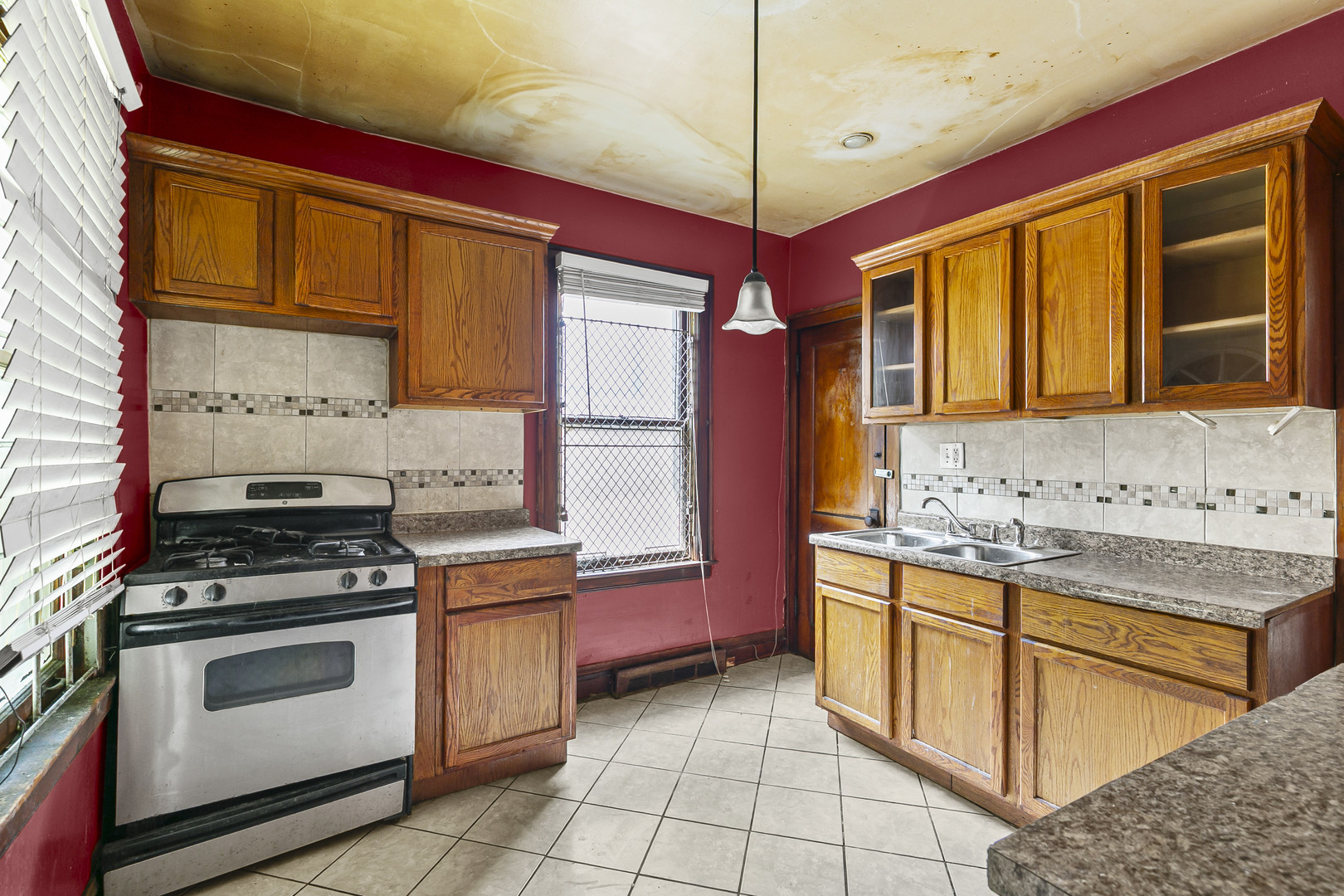 6837 S Michigan Avenue, Chicago, IL 60637