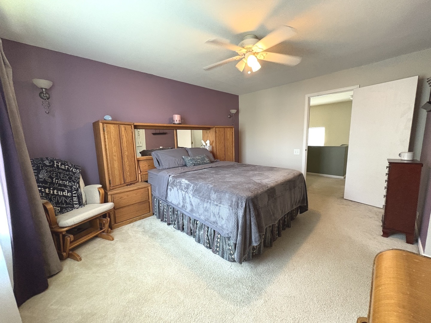 2038 College Green Drive, Elgin, IL 60123