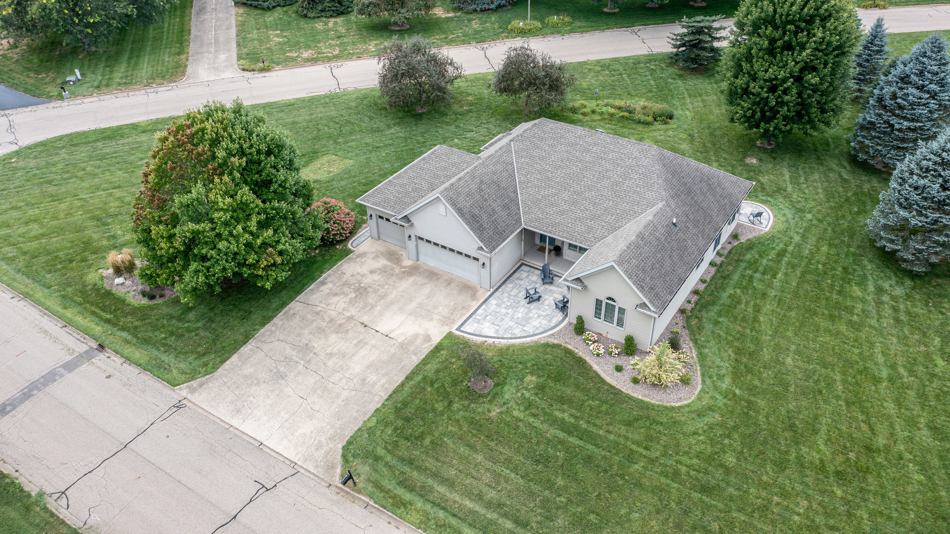815 Saxon Drive, Princeton, IL 61356