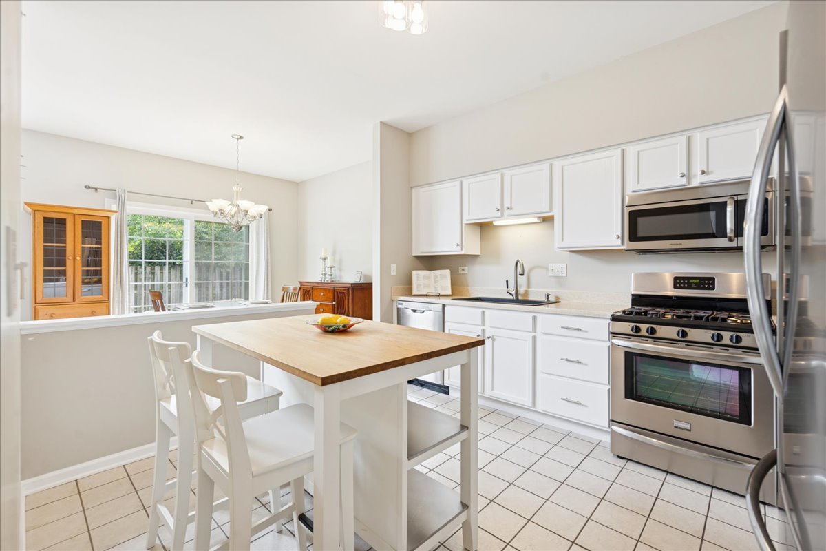 1433 Quincy Bridge Court, Bartlett, IL 60103
