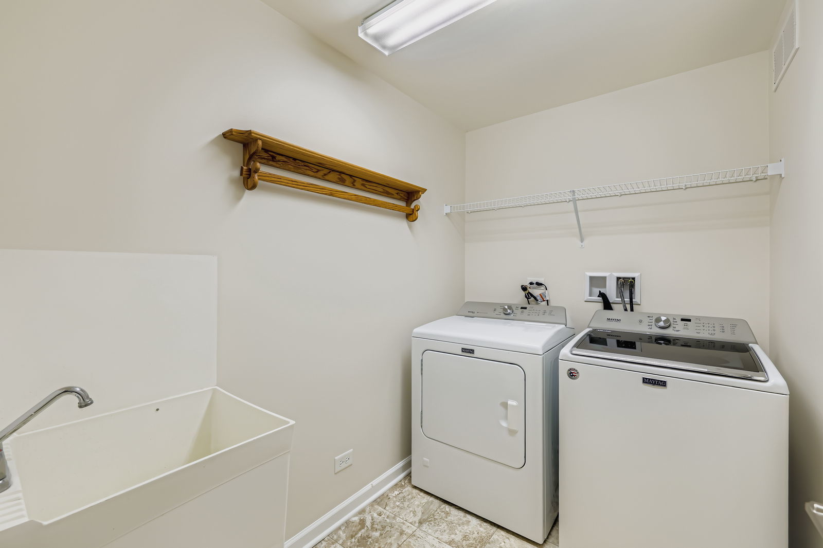 426 Town Center Boulevard, Gilberts, IL 60136