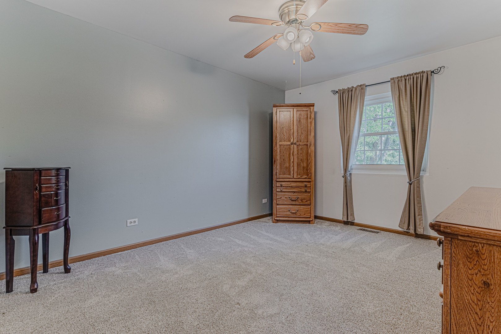 356 Ascot Lane, Streamwood, IL 60107