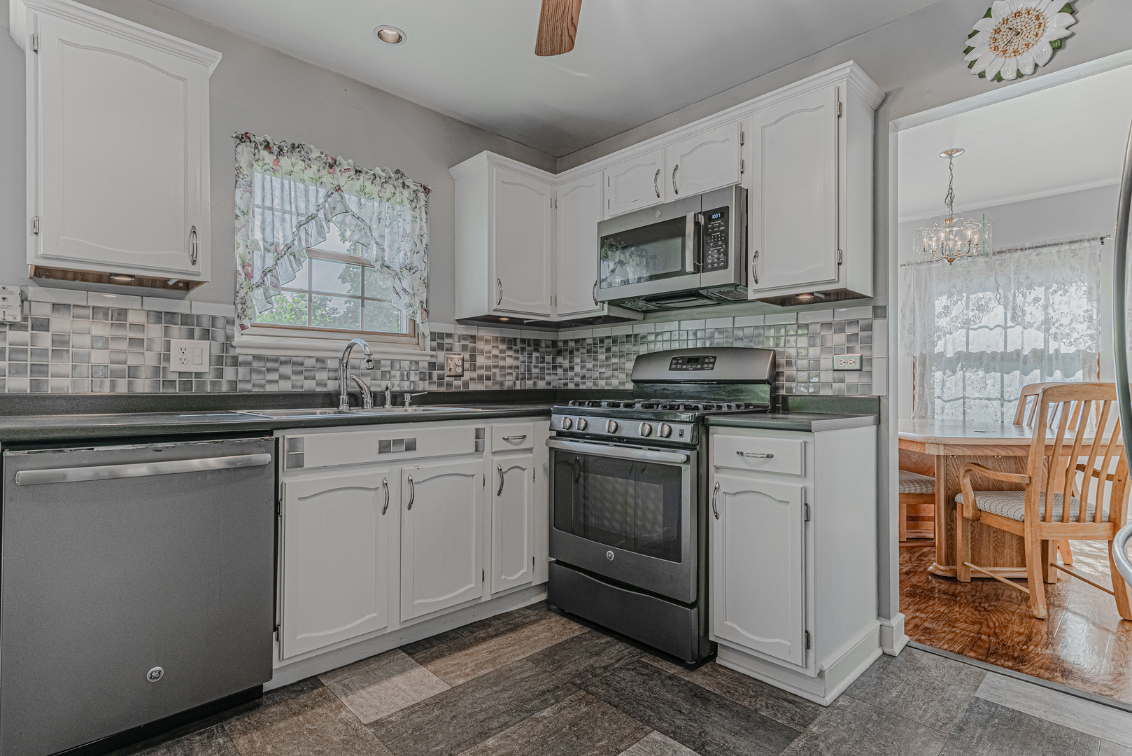 356 Ascot Lane, Streamwood, IL 60107