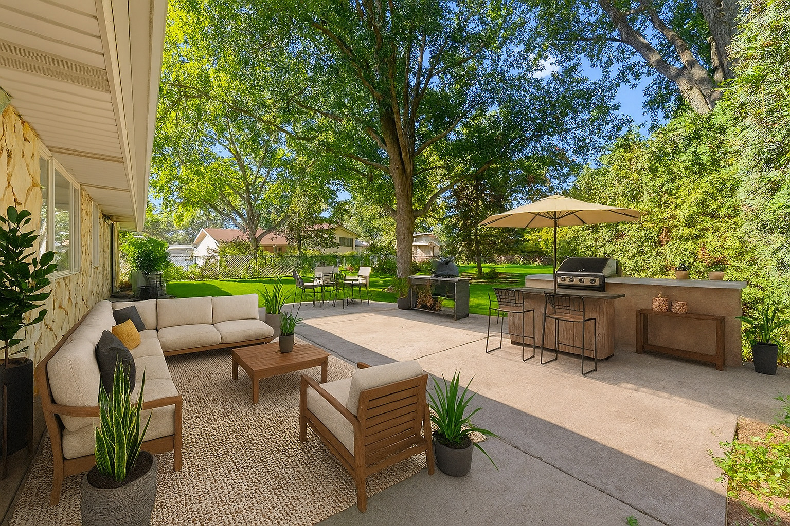 808 S Cedarcrest Drive, Schaumburg, IL 60193