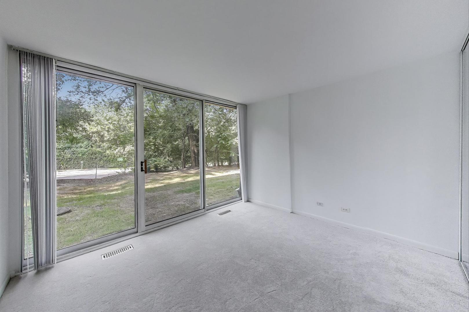 5800 Oakwood Drive #1F, Lisle, IL 60532