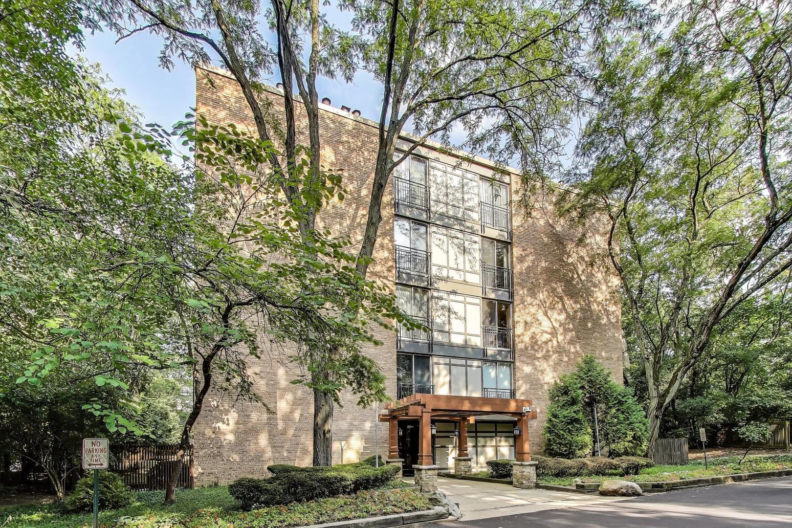 5800 Oakwood Drive #1F, Lisle, IL 60532