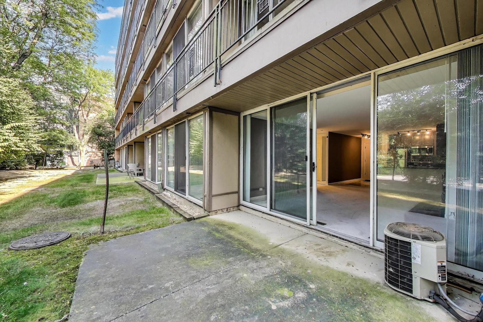 5800 Oakwood Drive #1F, Lisle, IL 60532