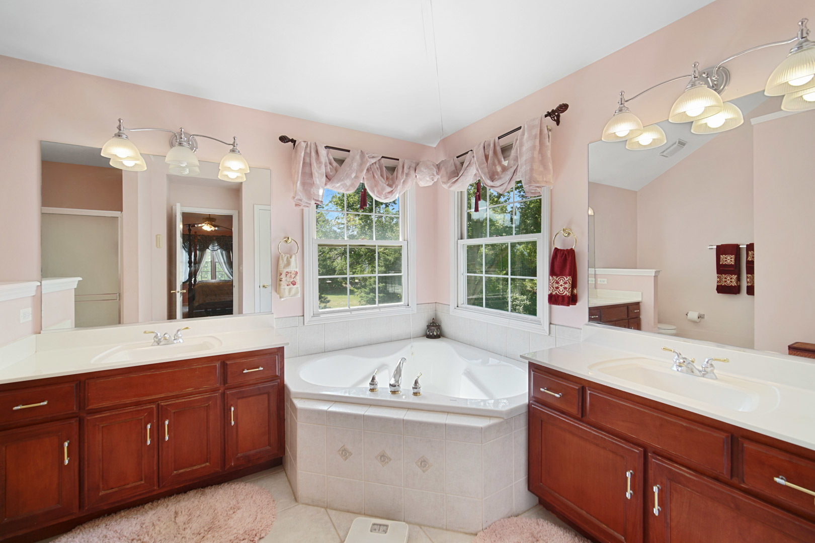 660 Dewig Court, North Aurora, IL 60542