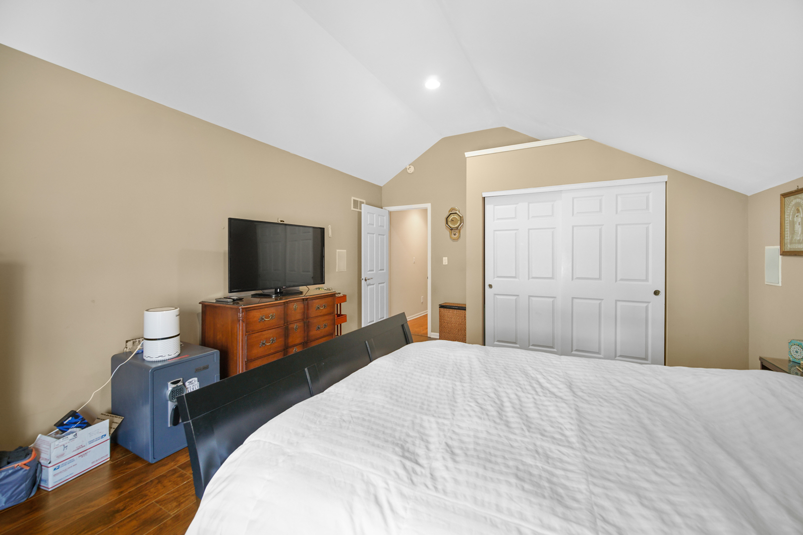 660 Dewig Court, North Aurora, IL 60542