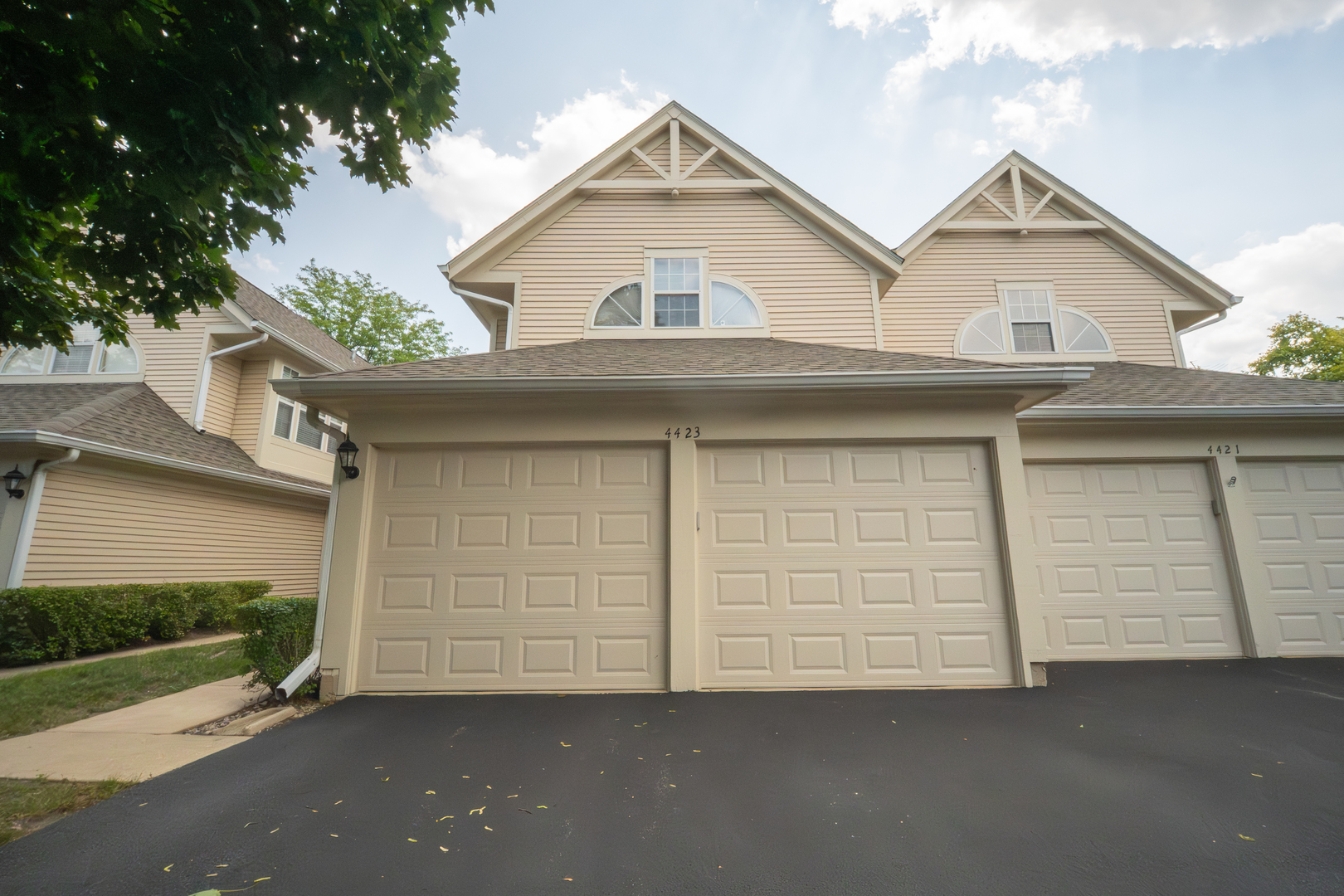 4423 Edinburg Lane, Hanover Park, IL 60133
