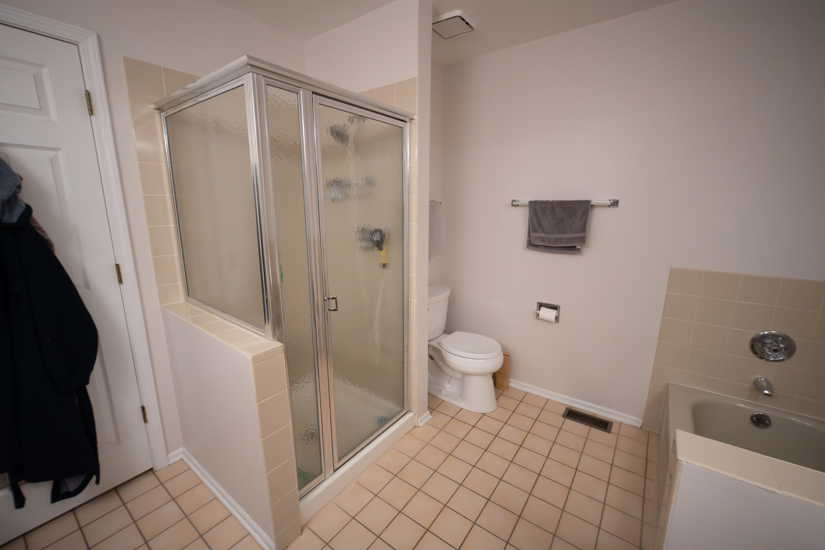 4423 Edinburg Lane, Hanover Park, IL 60133
