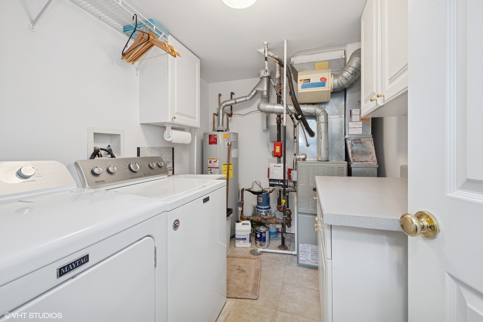 10 Cherbourg Court, Wheeling, IL 60090