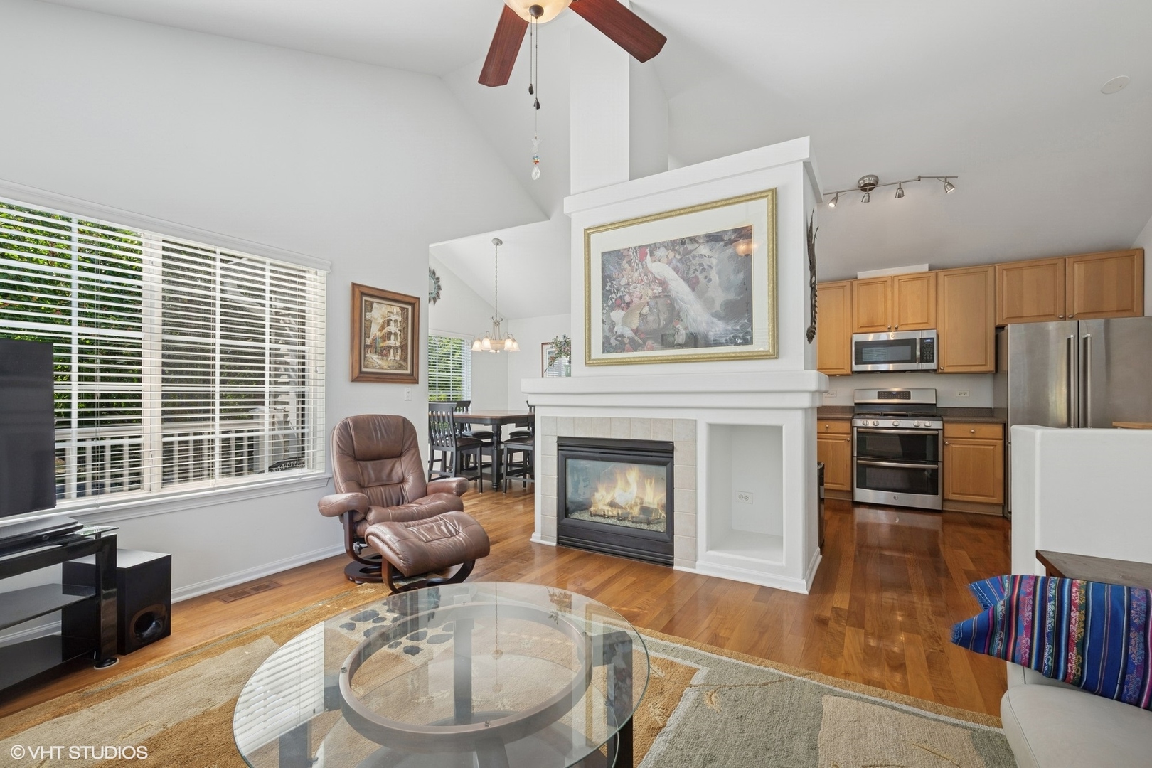 10 Cherbourg Court, Wheeling, IL 60090
