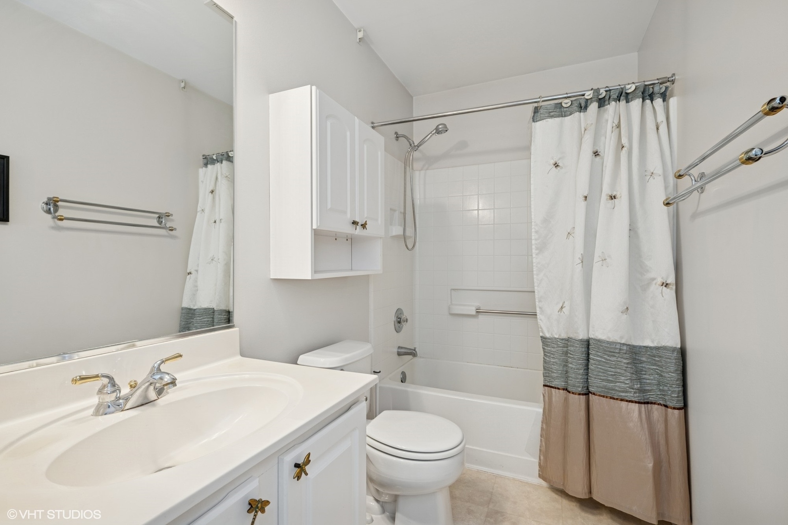 10 Cherbourg Court, Wheeling, IL 60090