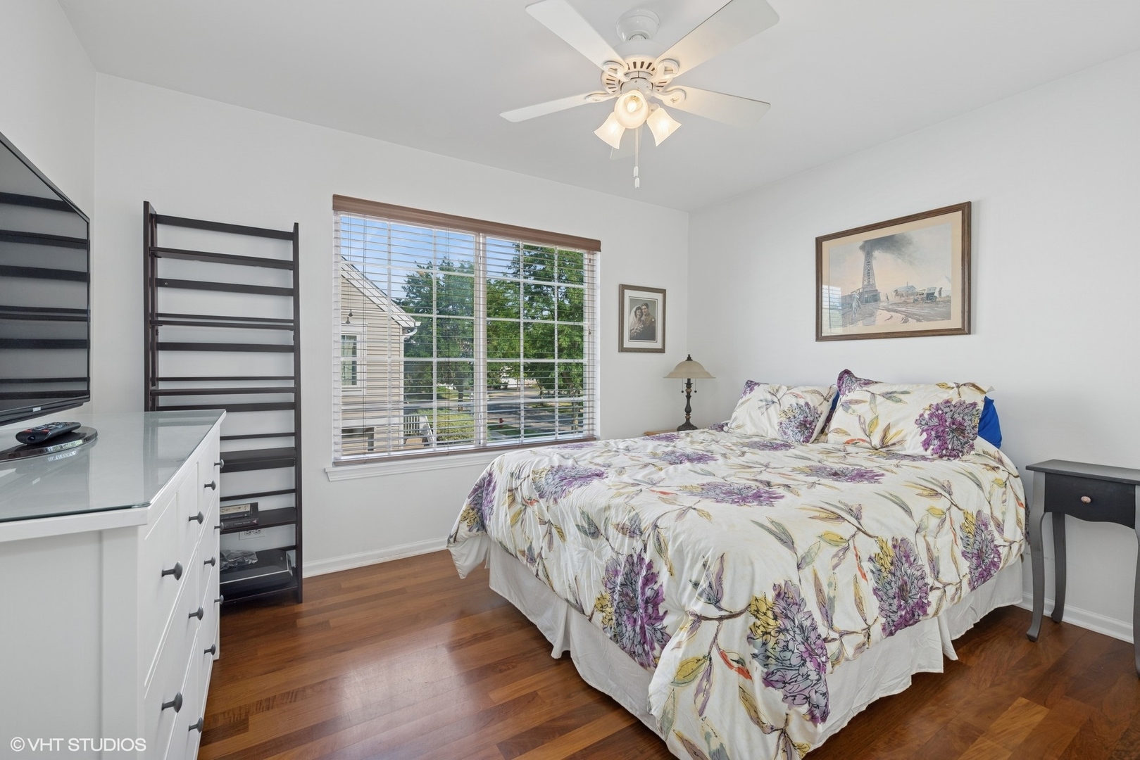 10 Cherbourg Court, Wheeling, IL 60090