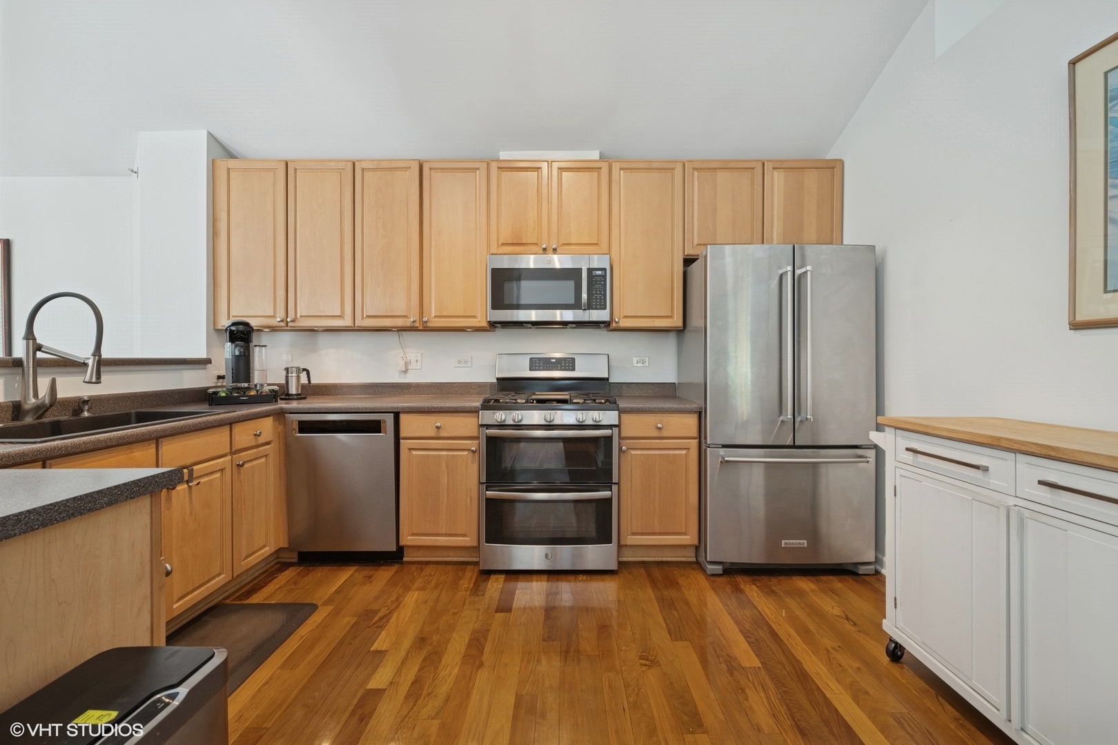 10 Cherbourg Court, Wheeling, IL 60090