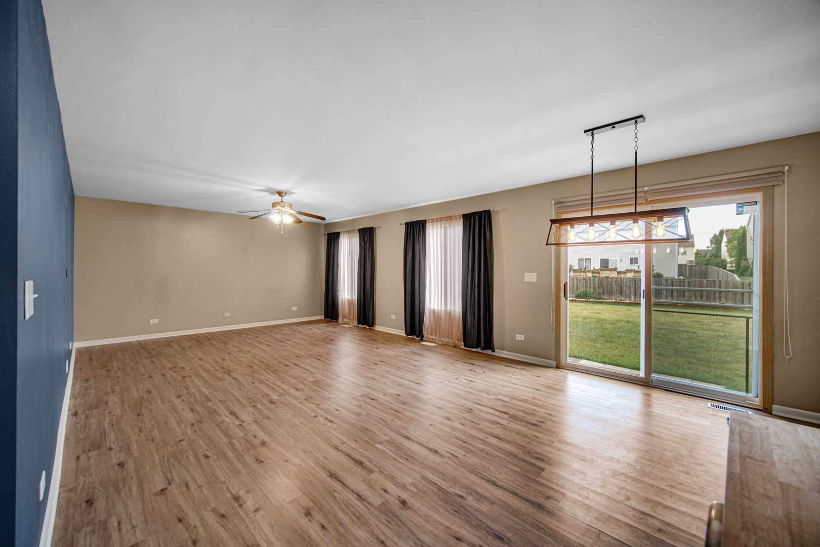 352 Westport Drive, Pingree Grove, IL 60140