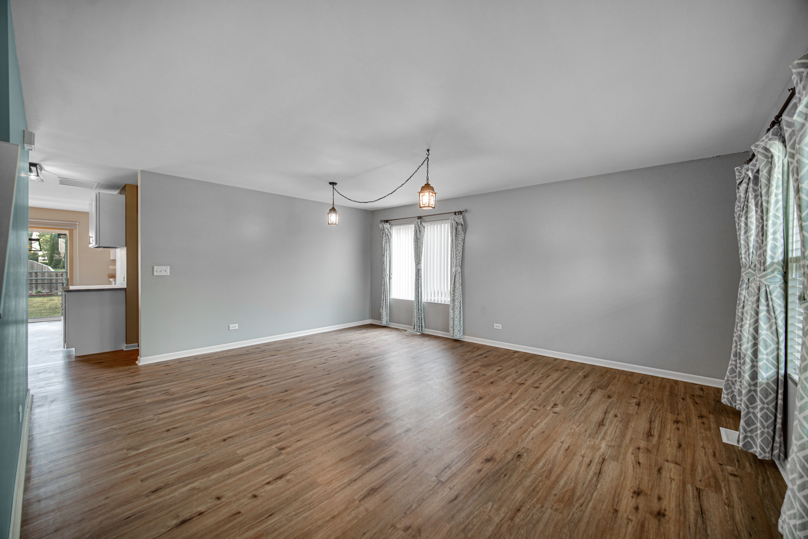 352 Westport Drive, Pingree Grove, IL 60140