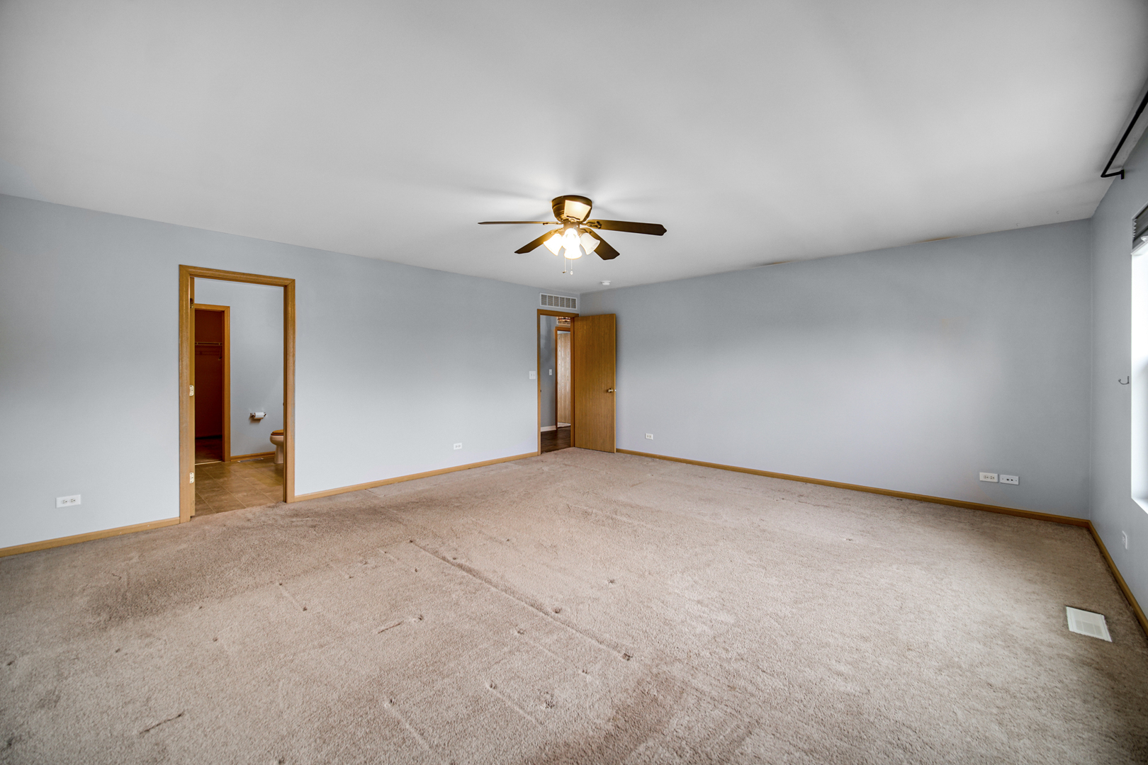 352 Westport Drive, Pingree Grove, IL 60140