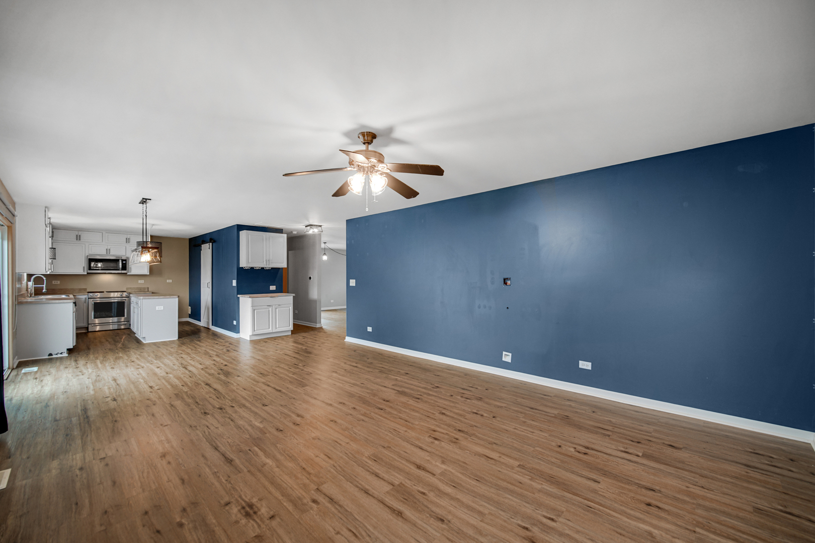 352 Westport Drive, Pingree Grove, IL 60140