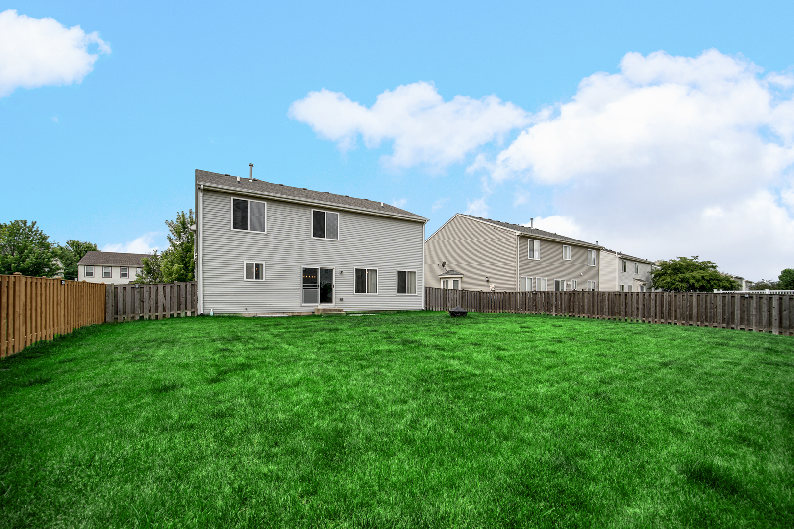 352 Westport Drive, Pingree Grove, IL 60140