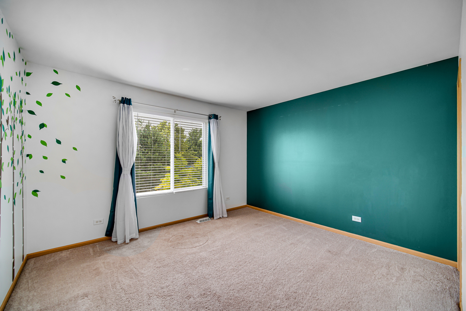 352 Westport Drive, Pingree Grove, IL 60140