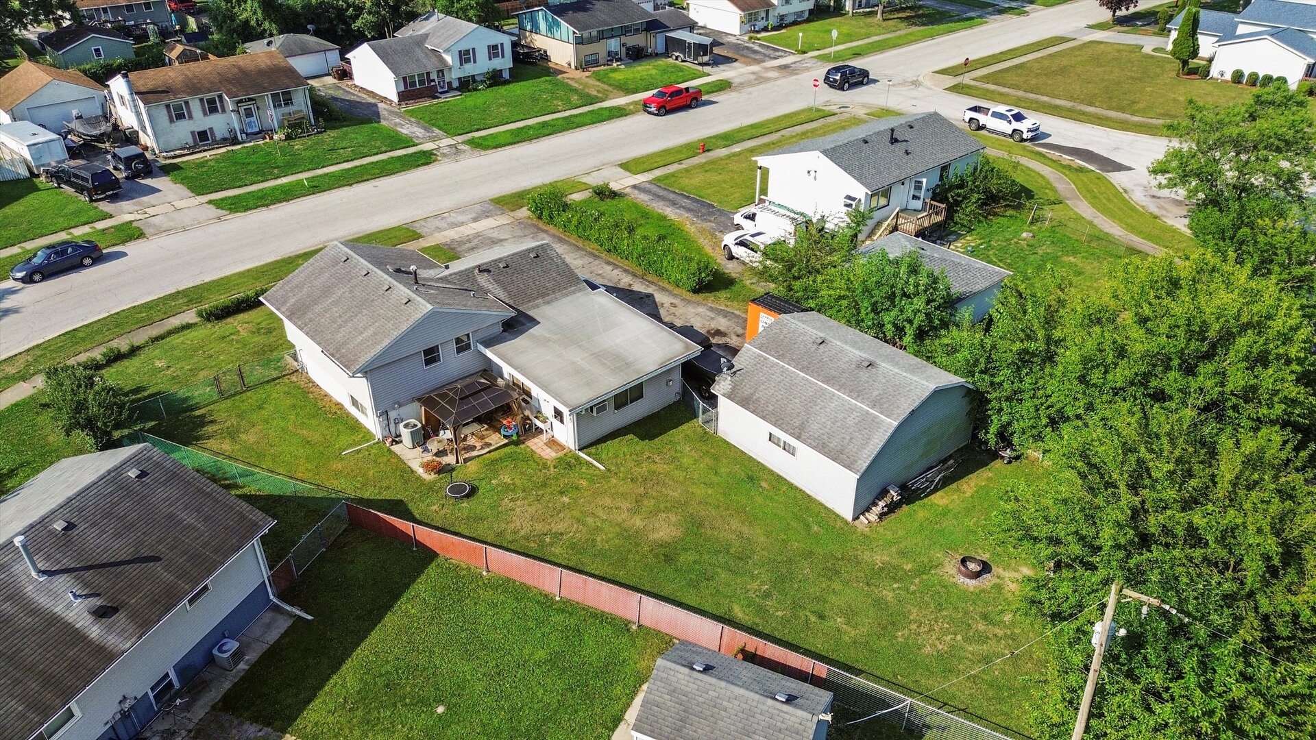 513 E Maple Drive, Glenwood, IL 60425