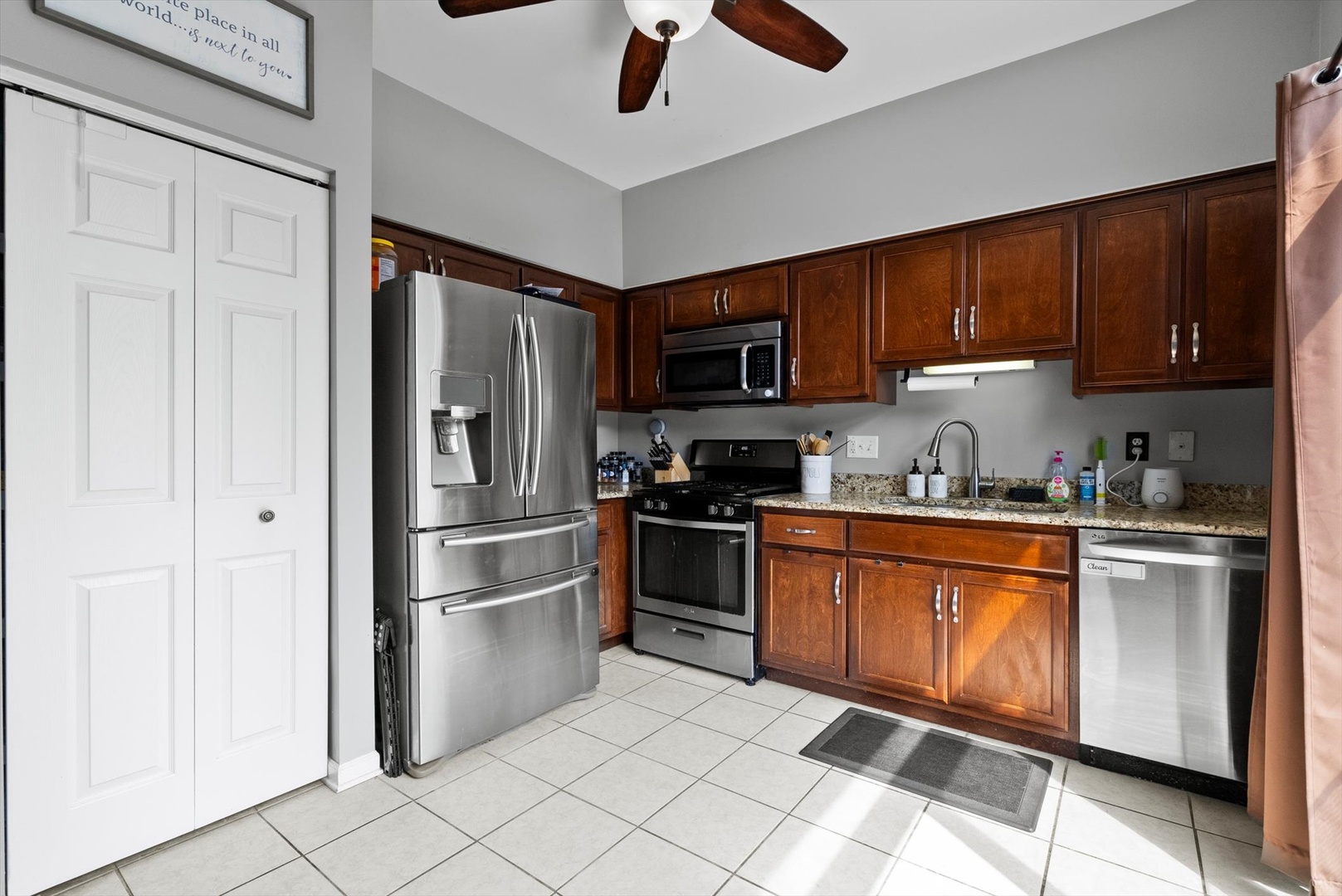 713 Bayles Drive, Romeoville, IL 60446