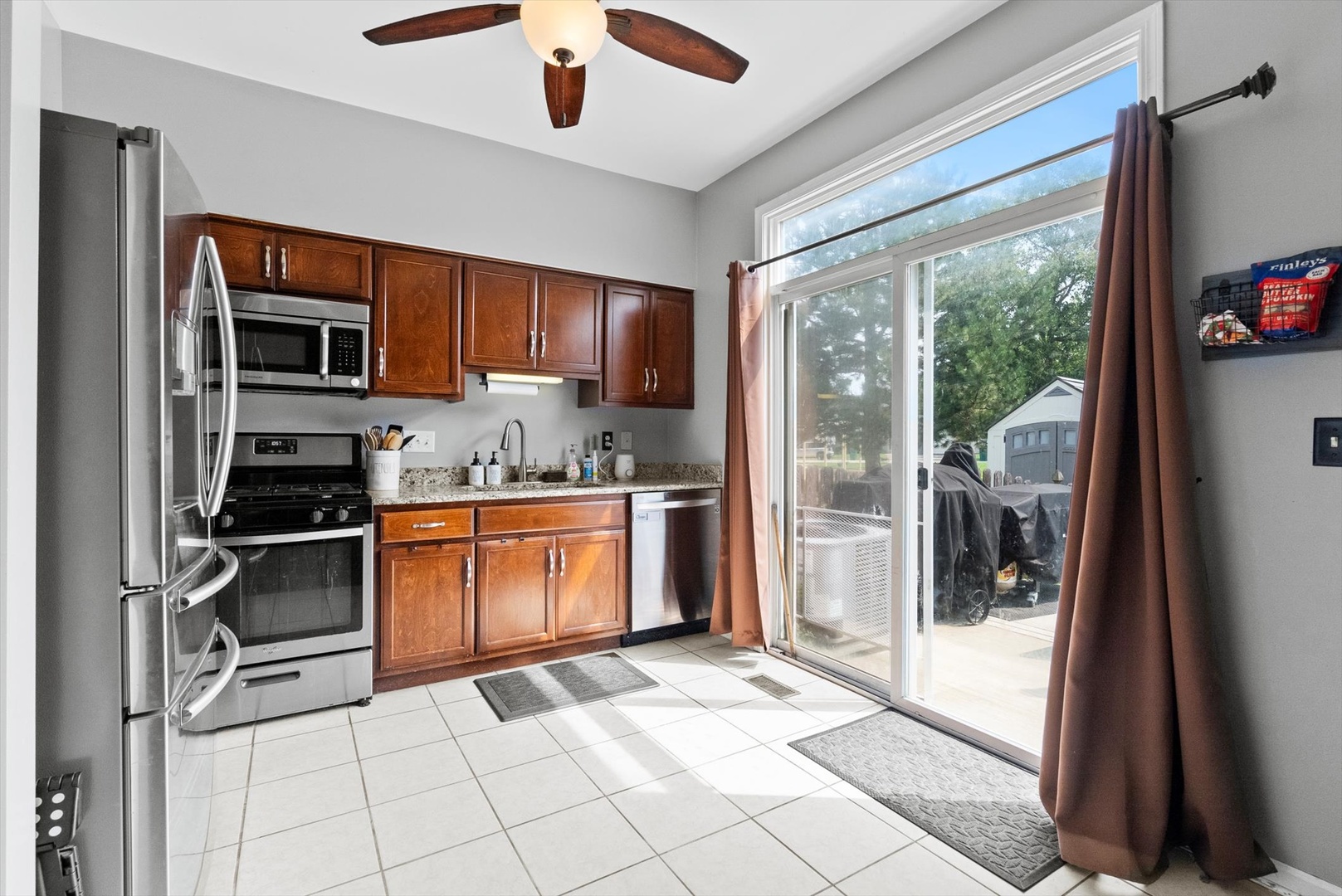 713 Bayles Drive, Romeoville, IL 60446
